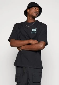 YOURTURN Chest Tee Unisex - T-Shirt Print - 802 - Black -Herenkleding 0df043f7336d4498b652bc179d5ab6ee