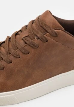 Pier One Unisex - Sneakers Laag - Cognac -Herenkleding 1ede9a8d3f614add9e57eb38fcd5178b