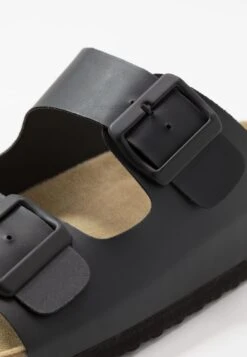 Pier One Unisex - Pantoffels - Black -Herenkleding 2c1088e9c35241008f77393ded163426