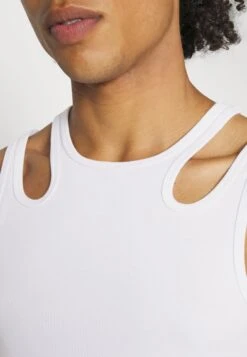 YOURTURN Unisex - Top - White 11 YOURTURN Unisex - Top - White -Herenkleding 4481c7c0d47a4d83b26aed8753b9f6ab