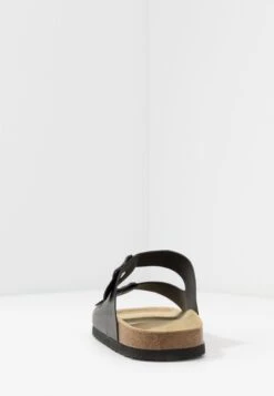 Pier One Unisex - Pantoffels - Black -Herenkleding 6792cddf649c4c73afdf1fc19e95f07f