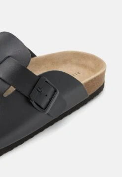 Pier One Leather Unisex - Pantoffels - Black -Herenkleding 7b28889d1d2247a8abcae3a4a4c34674