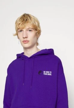 YOURTURN Kindness Hoodie - Sweater - Purple -Herenkleding 95311e2e1d884aa6b5a6ff7149574500