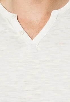 Pier One T-Shirt Basic - Off-White -Herenkleding 98d0da50953649dd880949f058c3b43f