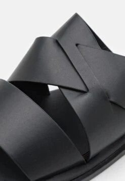 Pier One Muiltjes - Black -Herenkleding b50a1b42a3ee4cfaa6748df68bcbfe4c