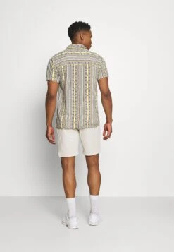 Redefined Rebel Joey - Shorts - Stone -Herenkleding b6ace980bce443f1ad2be8177eefaa98