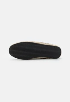 Pier One Espadrilles - Black 10 Pier One Espadrilles - Black -Herenkleding b9233e76adb544fcb2b923461f13d6c2