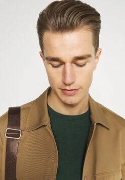 Pier One Basic Crewneck - Trui - Mottled Dark Green -Herenkleding c4a75157027844b18a449c0bf30f39e5