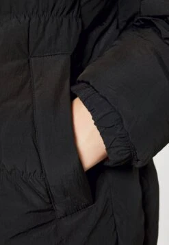 Jordan Puffer Jacket - Winterjas - Black/Fire Red -Herenkleding d1cff27b653b4d91af77948537e86b42