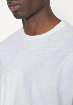 DRYKORN Eros - T-Shirt Basic - White -Herenkleding d39c06f4781743448f30018aac51f288