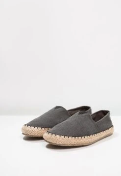 Pier One Espadrilles - Grey 8 Pier One Espadrilles - Grey -Herenkleding d3f6d93cf6a84c038fa1e85511b70aa4