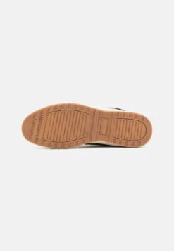 Pier One Sneakers Hoog - Cognac 10 Pier One Sneakers Hoog - Cognac -Herenkleding eafa0ed86a51400d8543561b89d4c2c7