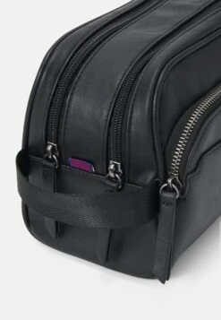 Pier One Toilettas - Black -Herenkleding f533c08f73014507a19f0f1471b18552